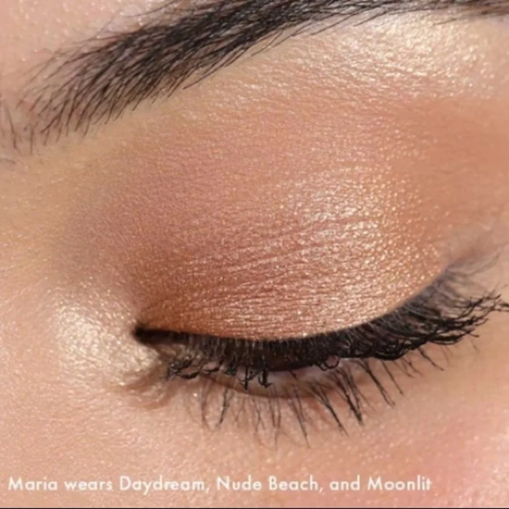 Wanderess Escape Eyeshadow palette 🎨 NWT🎨 - Picture 8 of 12